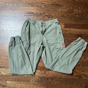 Dickies Women Cargo Joggers Size Medium in Army Green